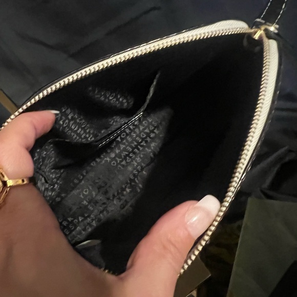 Kate Spade New York Wellesley Hanna Two-Tone Colorblock Crossbody - Picture 4 of 14